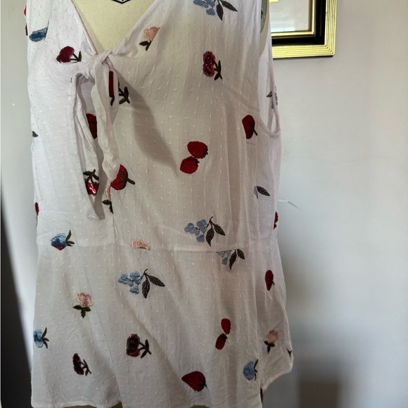 Buffalo David Bitton Strawberry Red White Tie Front Tank Top Ptp 21” lenght 23” - Picture 4 of 7